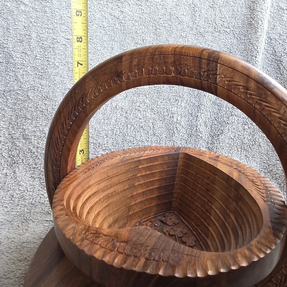 Collapsible Wood Handcrafted Heart Basket For Candy Fruit Decor